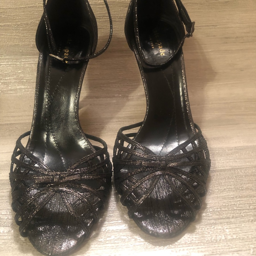 Kate Spade heels Size 7 1/2 Has a small darker on the right heel as shown on pic